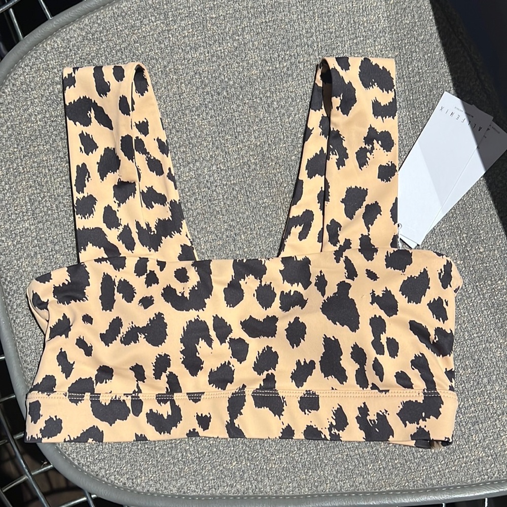 New allfenix leopard sports bra